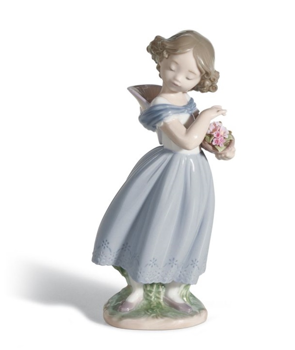 Adorable innocence Girl Figurine